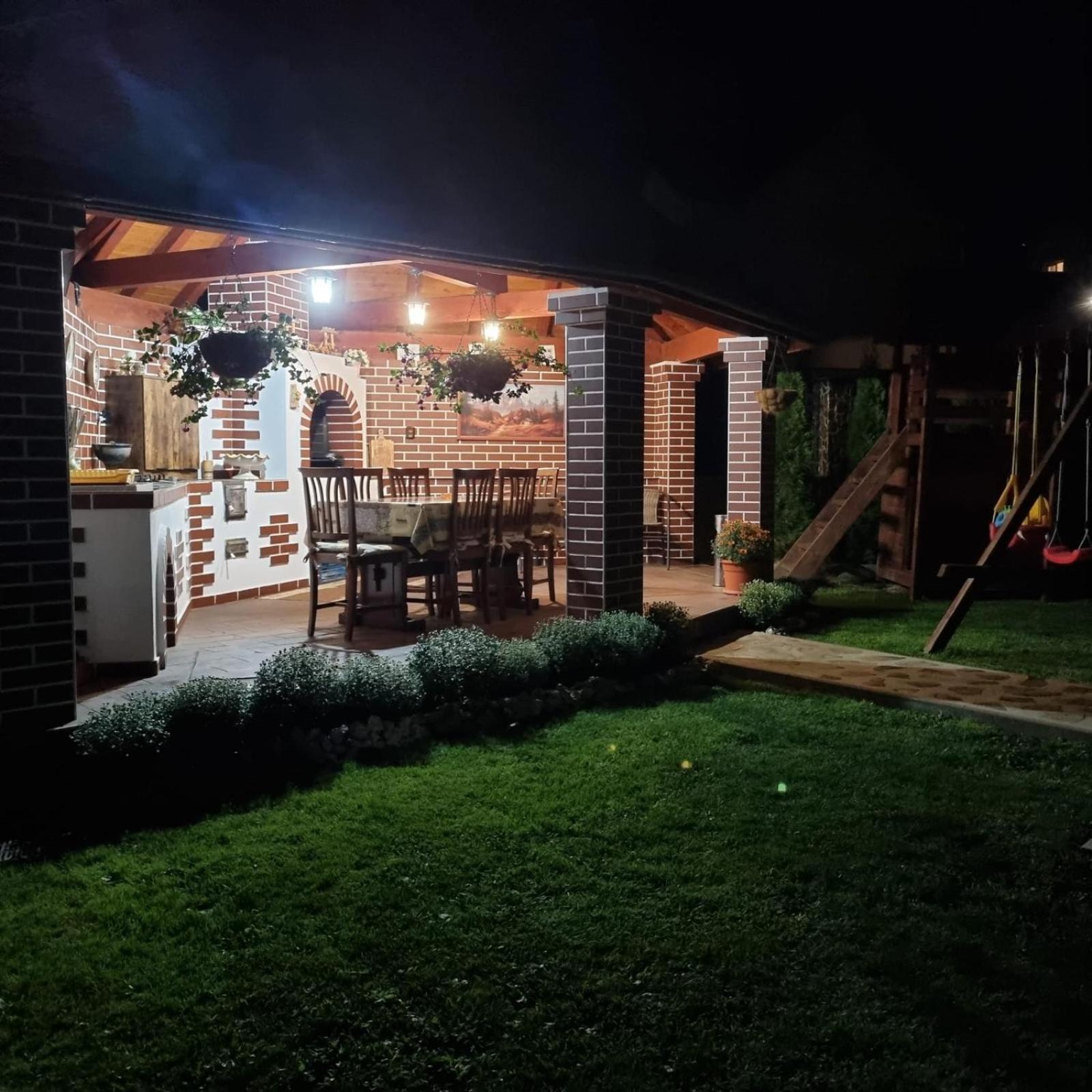 Pensiunea Select Curtea de Argeş Exterior foto